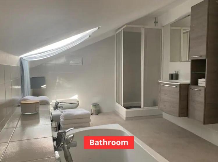 Appartamento A 50M Da Piazza Alfieri Асти Екстериор снимка